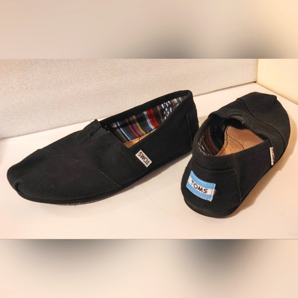 TOMS classic slip on shoes Alpargata Heritage Canvas Size 6.5